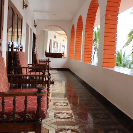 Hotel Sea View Palace - The Beach Hotel Kovalam Luaran gambar