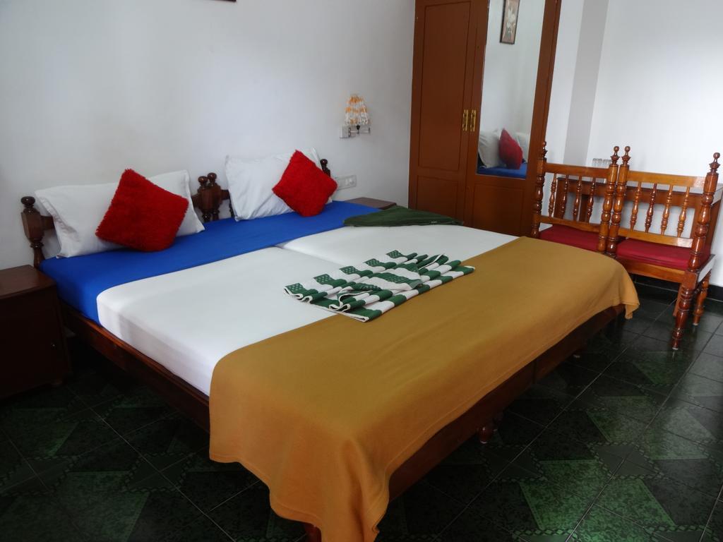 Hotel Sea View Palace - The Beach Hotel Kovalam Luaran gambar