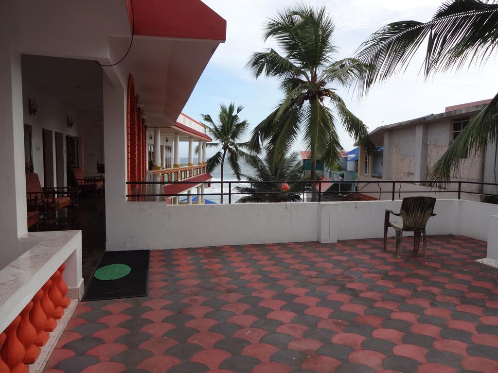 Hotel Sea View Palace - The Beach Hotel Kovalam Luaran gambar