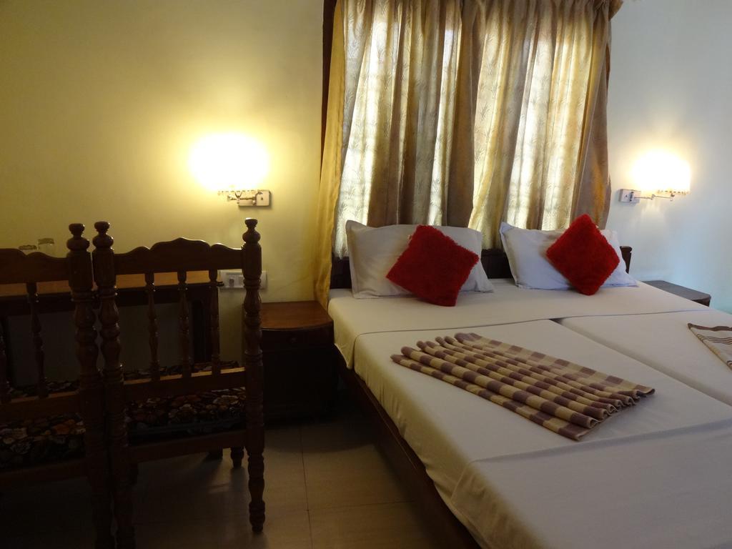 Hotel Sea View Palace - The Beach Hotel Kovalam Luaran gambar