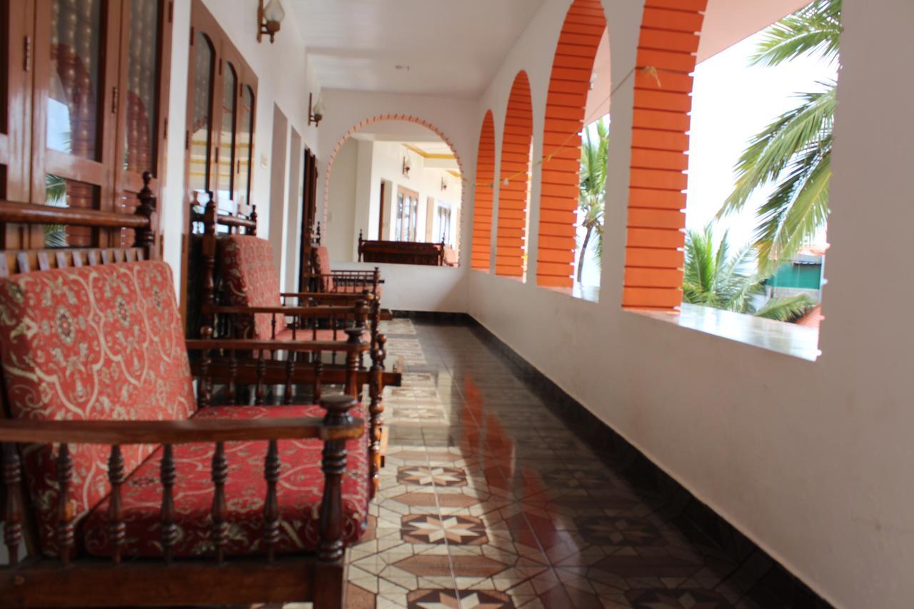 Hotel Sea View Palace - The Beach Hotel Kovalam Luaran gambar