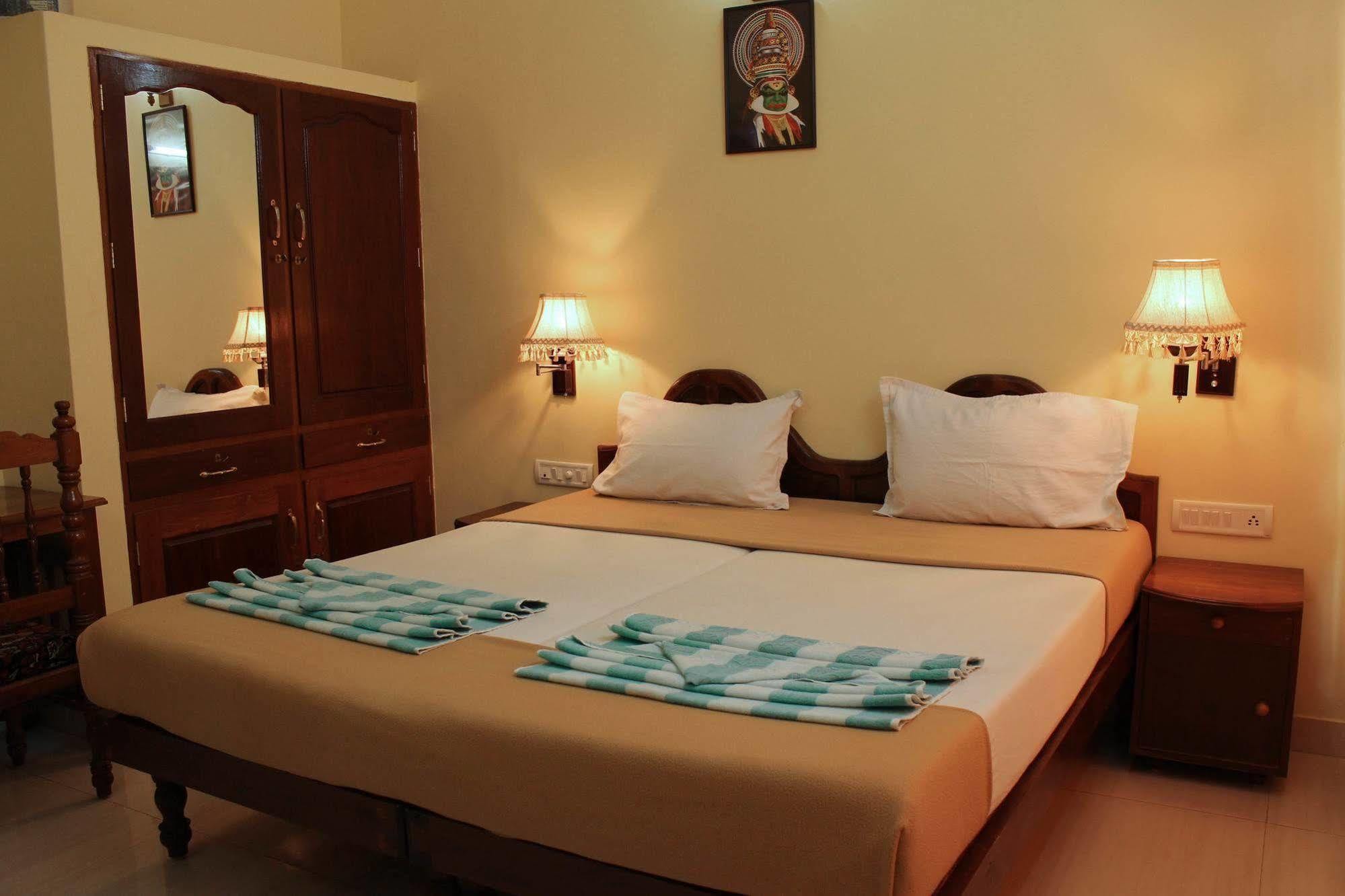Hotel Sea View Palace - The Beach Hotel Kovalam Luaran gambar