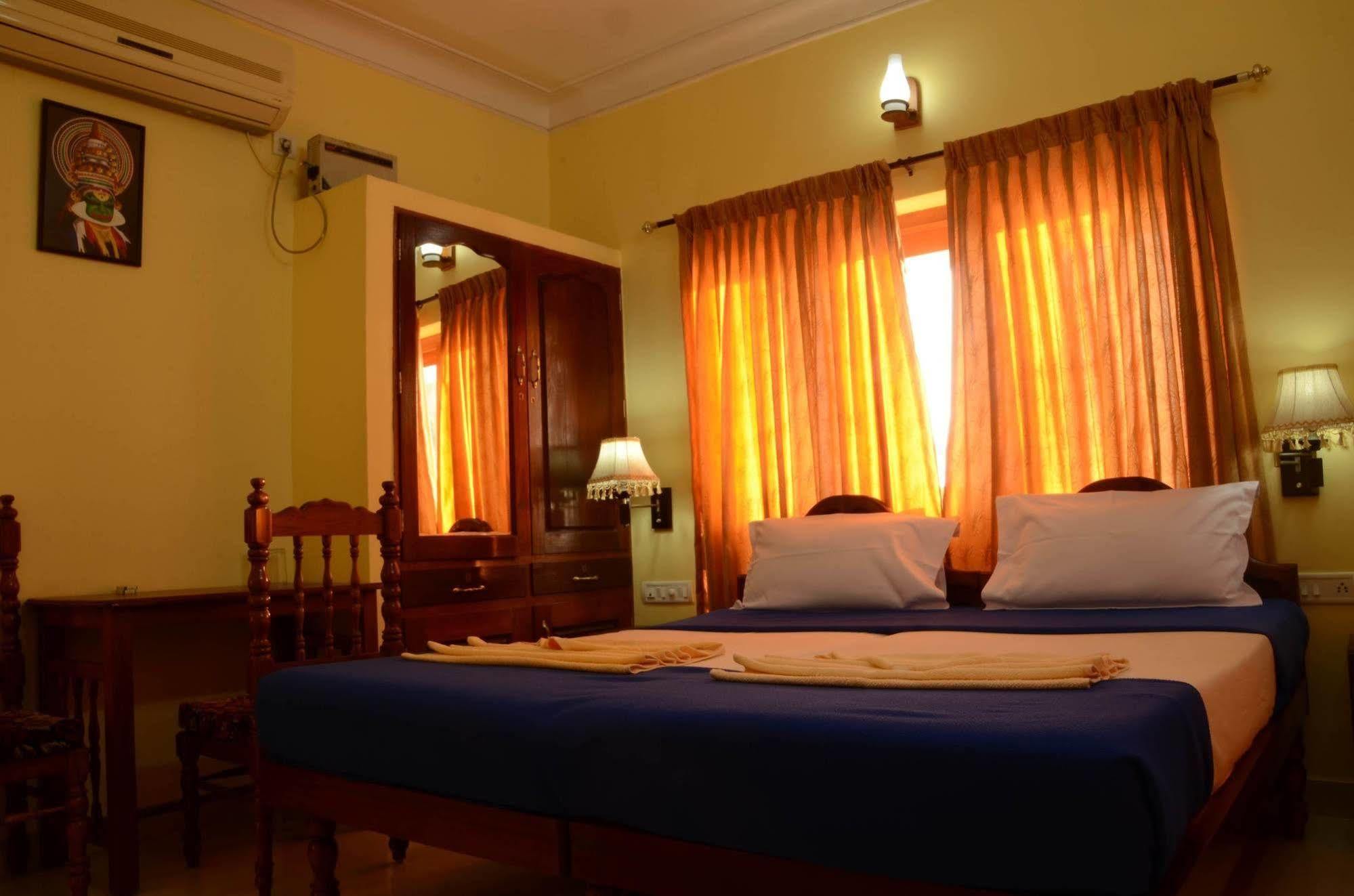 Hotel Sea View Palace - The Beach Hotel Kovalam Luaran gambar